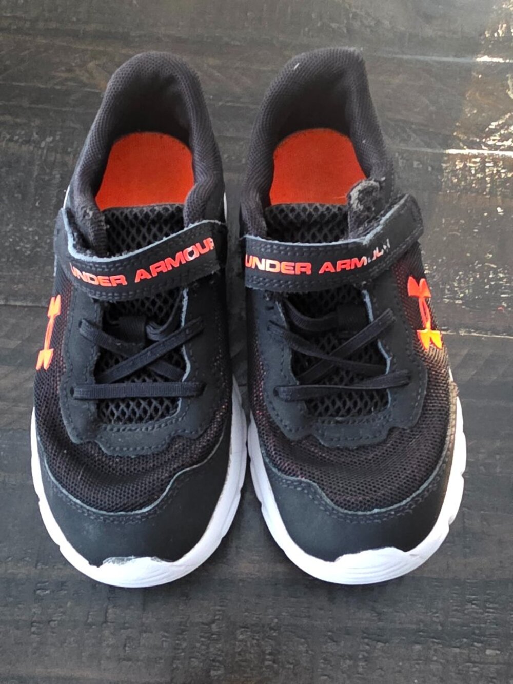 Under Armour, Assert 9 Alternate Closure, Black/White/Beta, Toddler Boys' 10